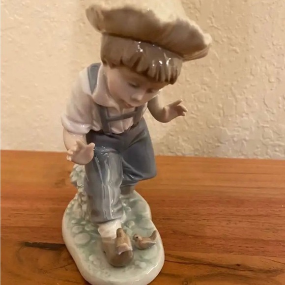 lladro-Vintage 1988-Boy playing with Birds-Figurine Daisa. One owner - Picture 2 of 10